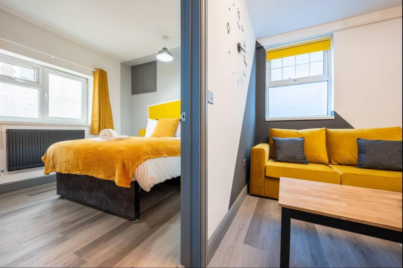 Stunning One Bedroom Apartments Near Shops & Central Cardiff Exterior photo