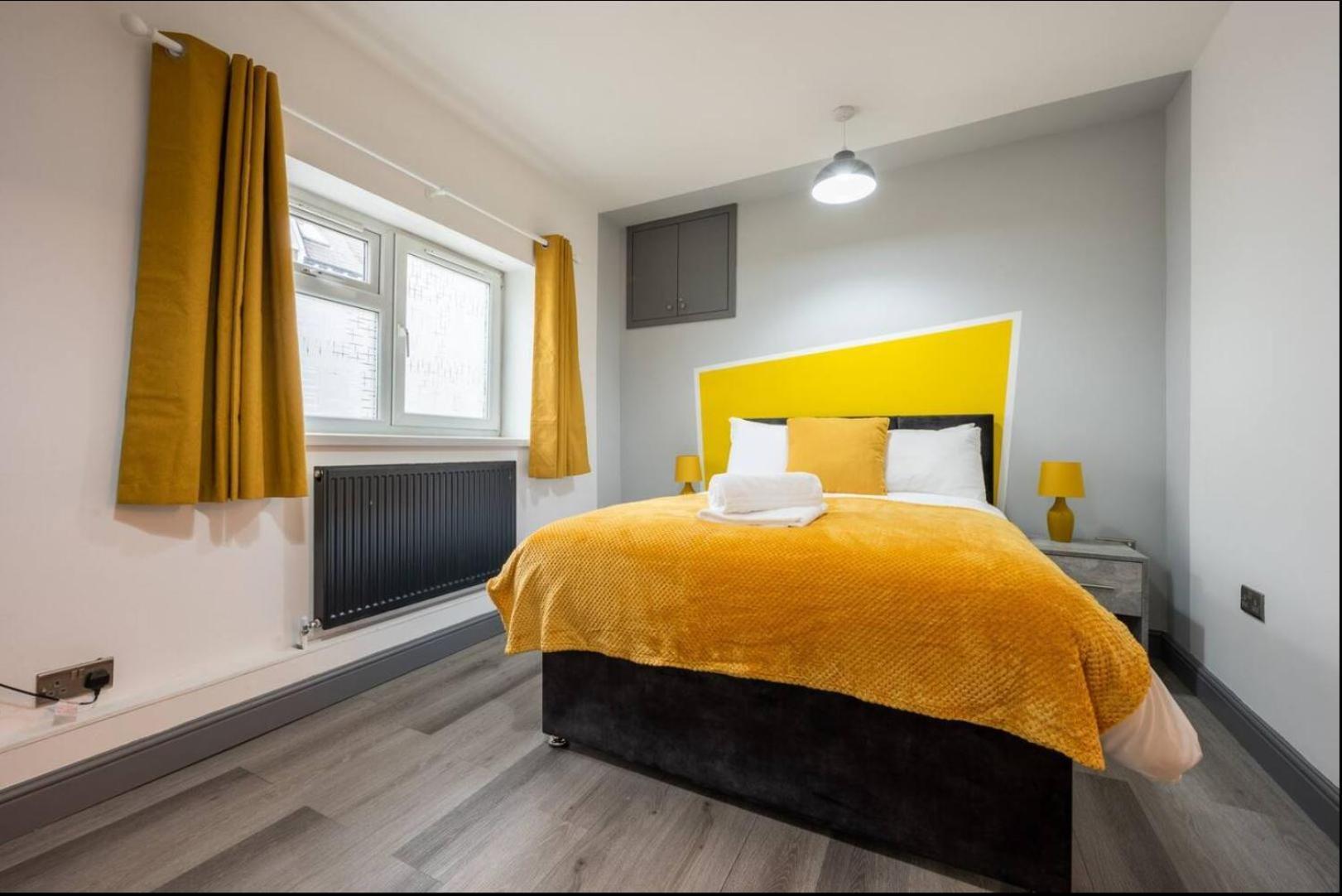 Stunning One Bedroom Apartments Near Shops & Central Cardiff Exterior photo